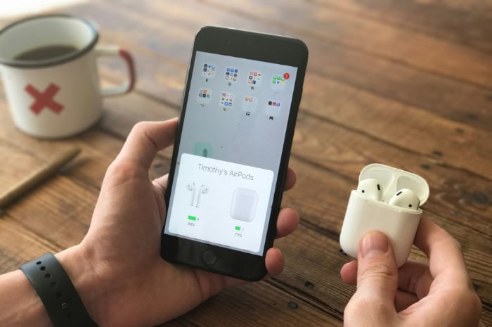 AirPods connecting to an iPhone via Bluetooth