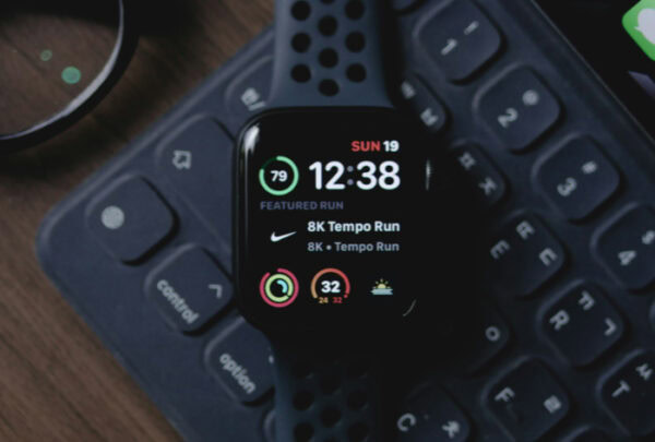 How Do Smartwatches Work? What Goes on Inside the Case