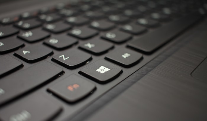 Close up of a Windows keyboard focusing on the Windows key