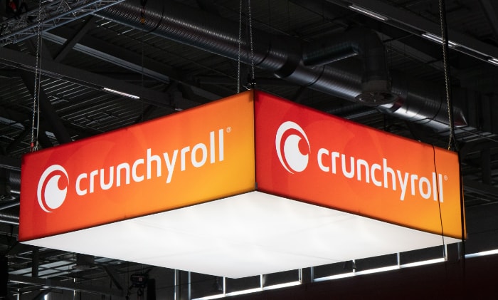 Crunchyroll yellow banner