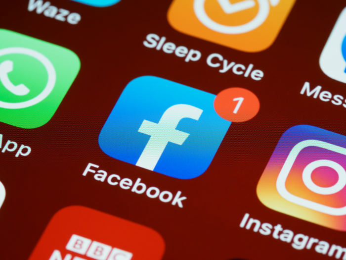 Facebook mobile app icon with a notification badge