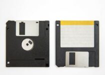 Floppy Disk vs. Hard Disk: Why One Survived