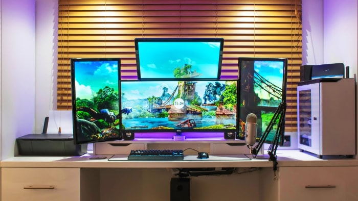 Gaming PC setup with quad monitors 2