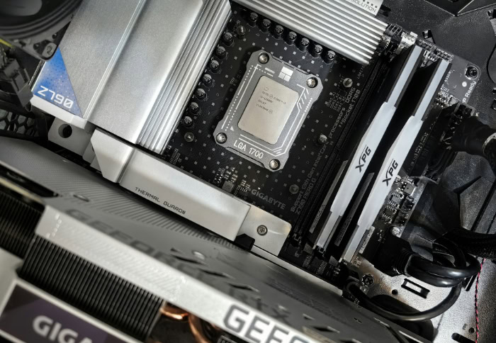 Gigabyte motherboard with Intel CPU and XPG RAM