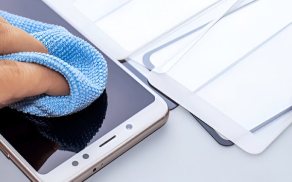 Does Your Smartphone Really Need a Screen Protector?