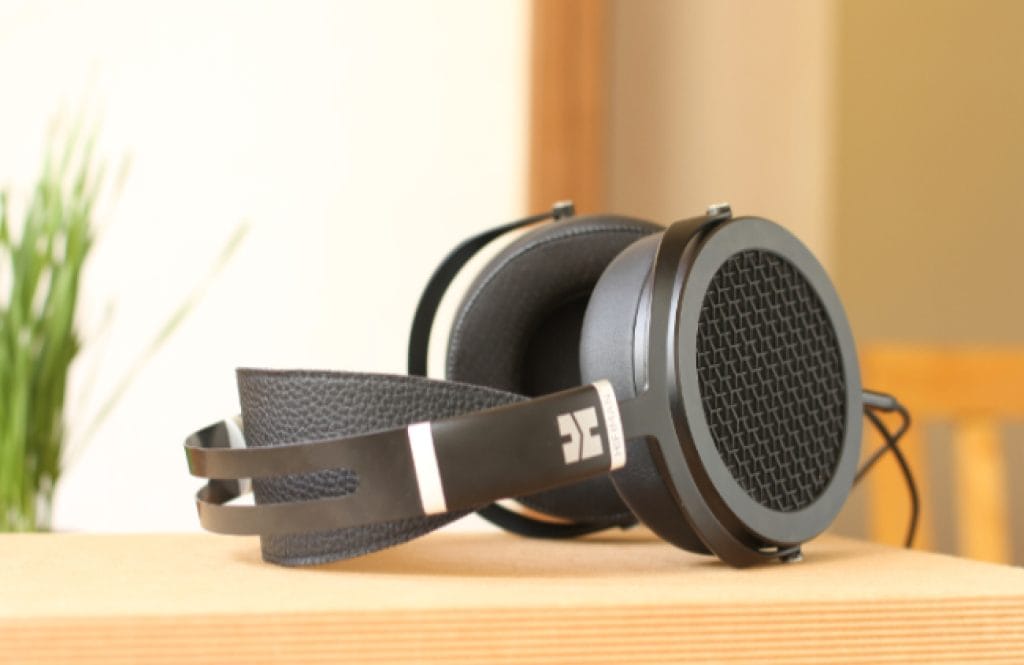 what-is-soundstage-in-headphones-tech-review-advisor