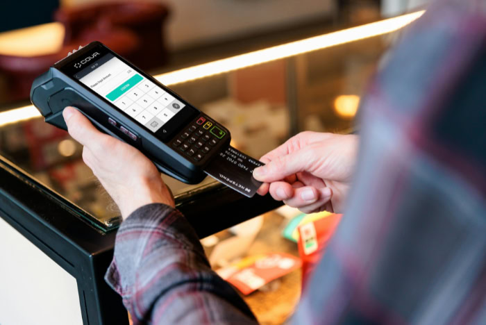 Inserting a chip card into payment terminal