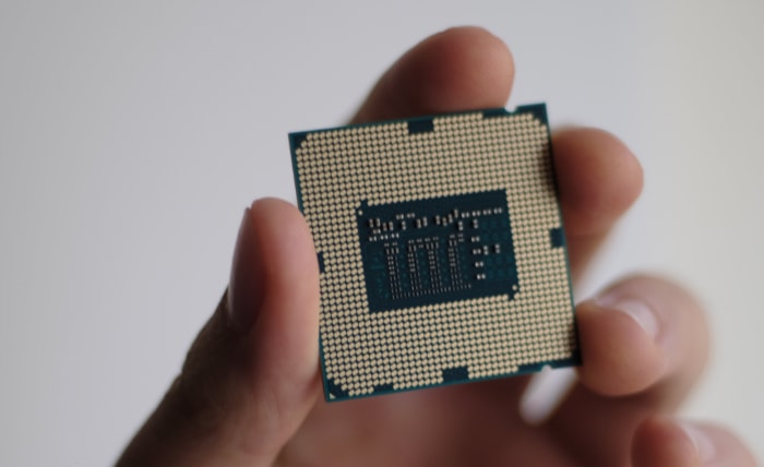 Intel CPU on hand 1