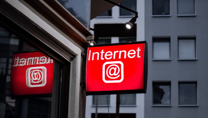Red internet sign