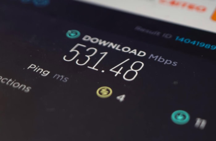 Internet speed test showing 531.48 Mbps download speed