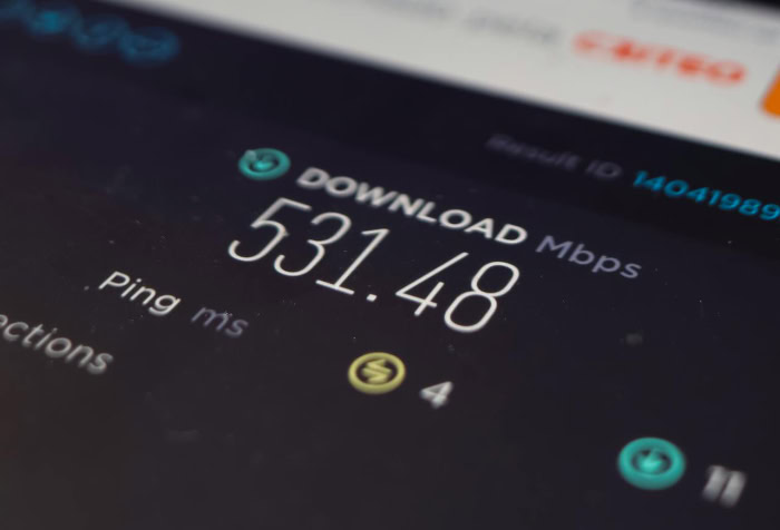 Internet speed test showing ping and download results