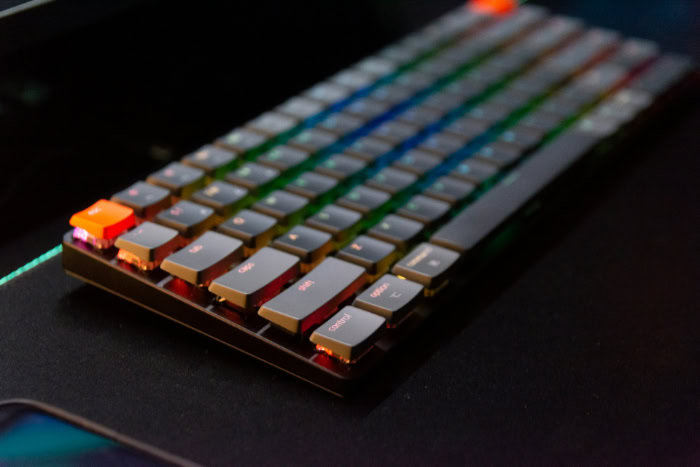 Low profile mechanical keyboard with RGB backlighting
