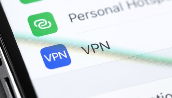 Mobile phone screen showing Personal Hotspot and VPN app icons