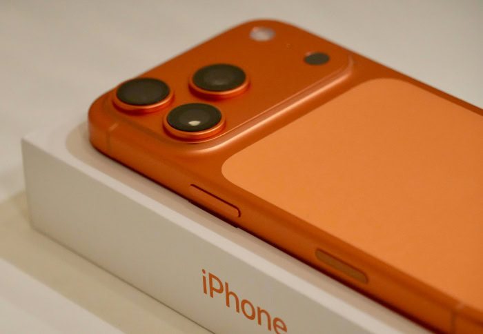 Orange iphone 17 pro max on retail