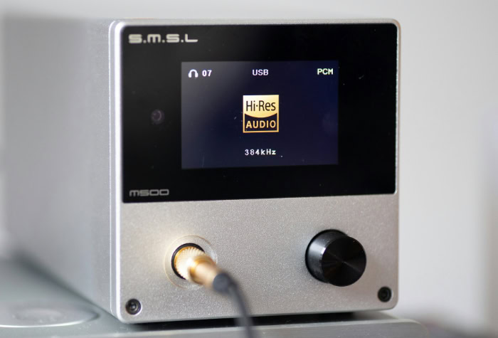 S.M.S.L M500 Hi Res DAC and headphone amplifier display