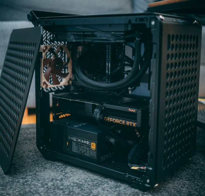 Small form factor PC with ProArt graphics card