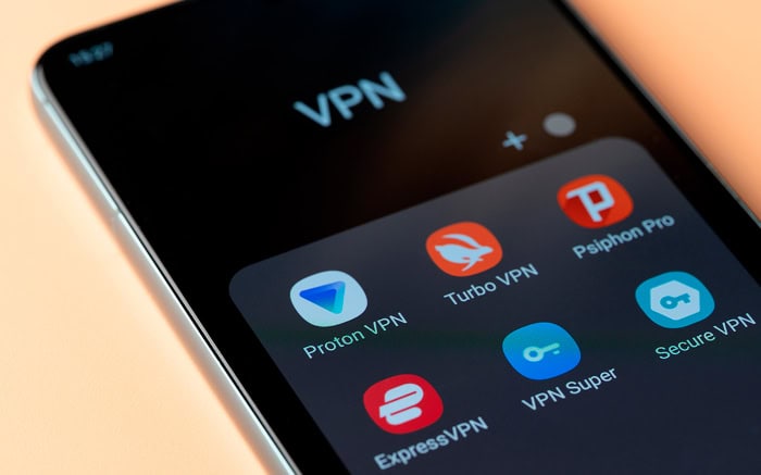 Smartphone screen showing various VPN app icons