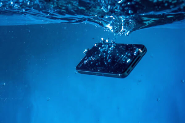 Splash Phone How to Fix a Water Damaged Phone: A Step-by-Step Guide