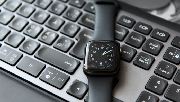 Black smartwatch on mac