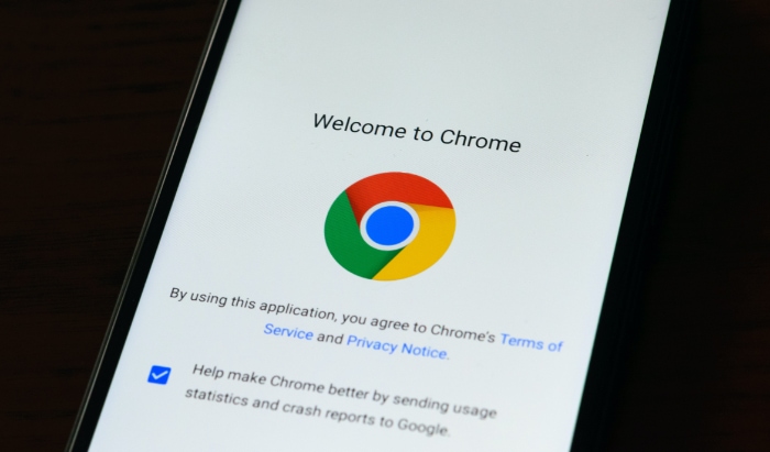 Welcome to Chrome message on smartphone