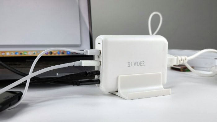 White HUWDER multi port USB charging station with cables
