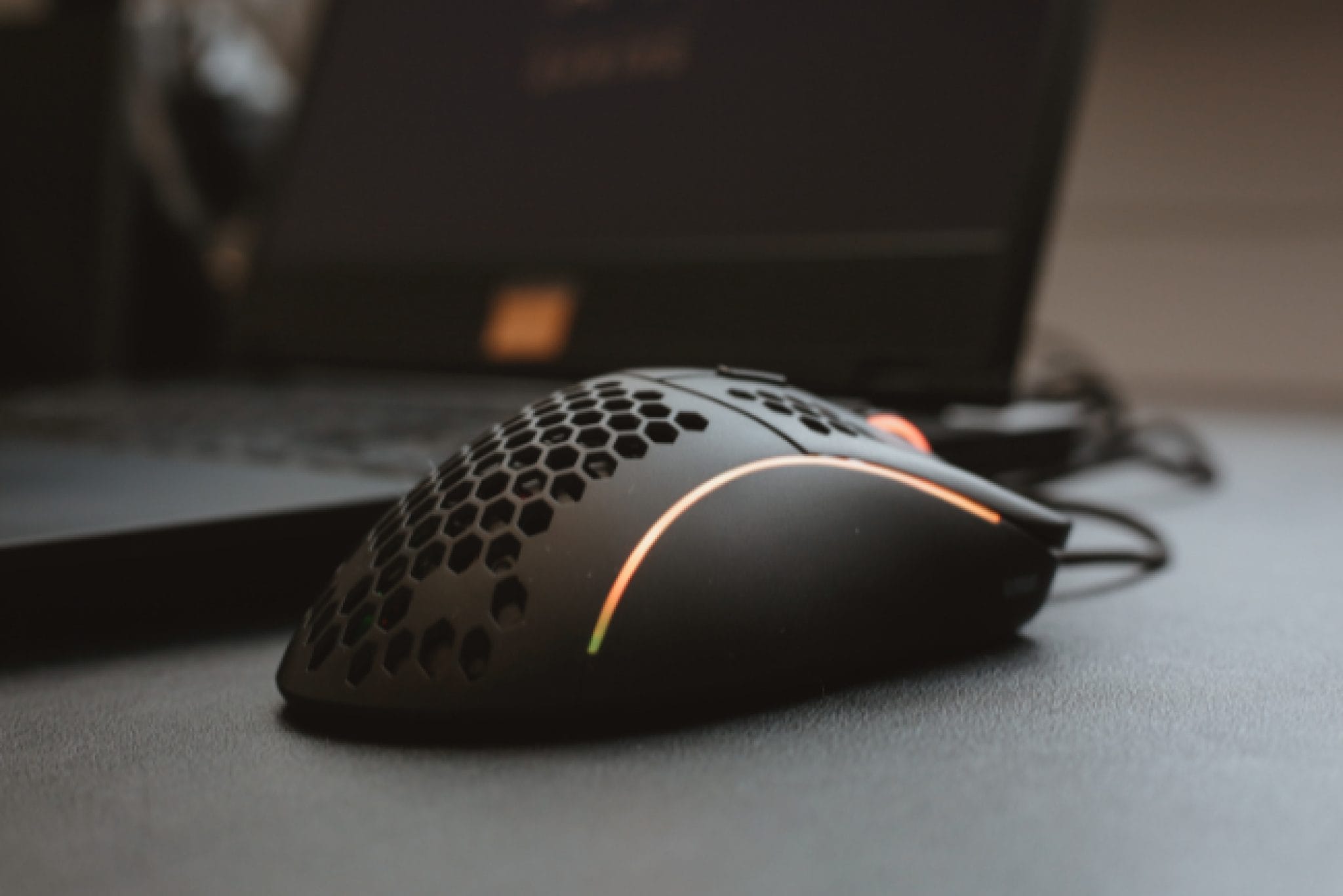 Wired vs. Wireless Mouse Which Is Better? Tech Review Advisor