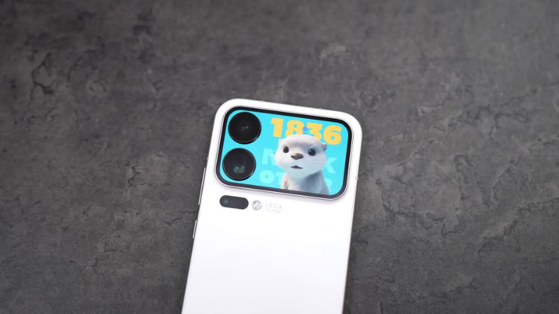 Xiaomi 17 Pro Max rear display and camera