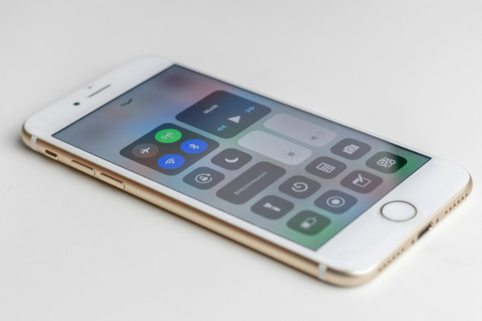 iphone control center with Bluetooth settings highlighted